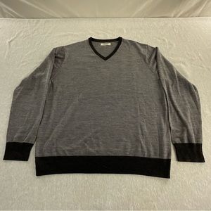 GOODTHREADS 100% MERINO WOOL MEN’S V-NECK SWEATER SIZE: XL COLOR: GRAY AND WHITE